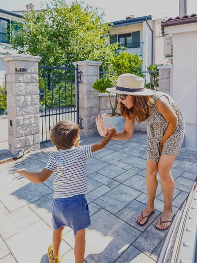 Mortgage & Home Loans_Image 05_shutterstock_2560827915 darkened