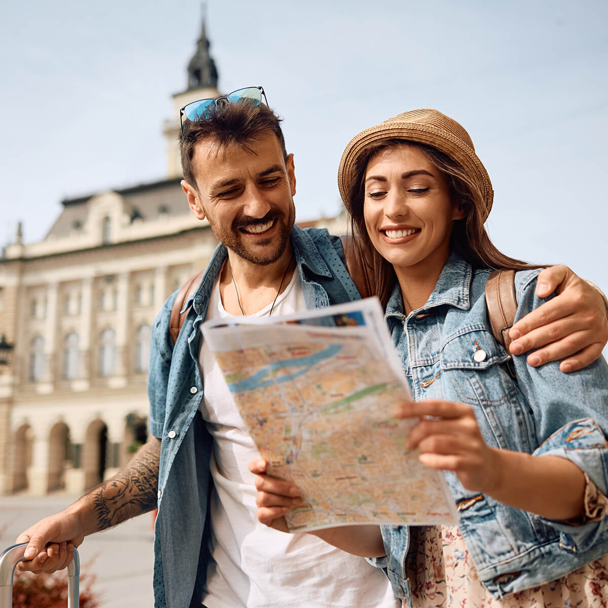 Free Cash Back Checking_Image 04_shutterstock_2476924347