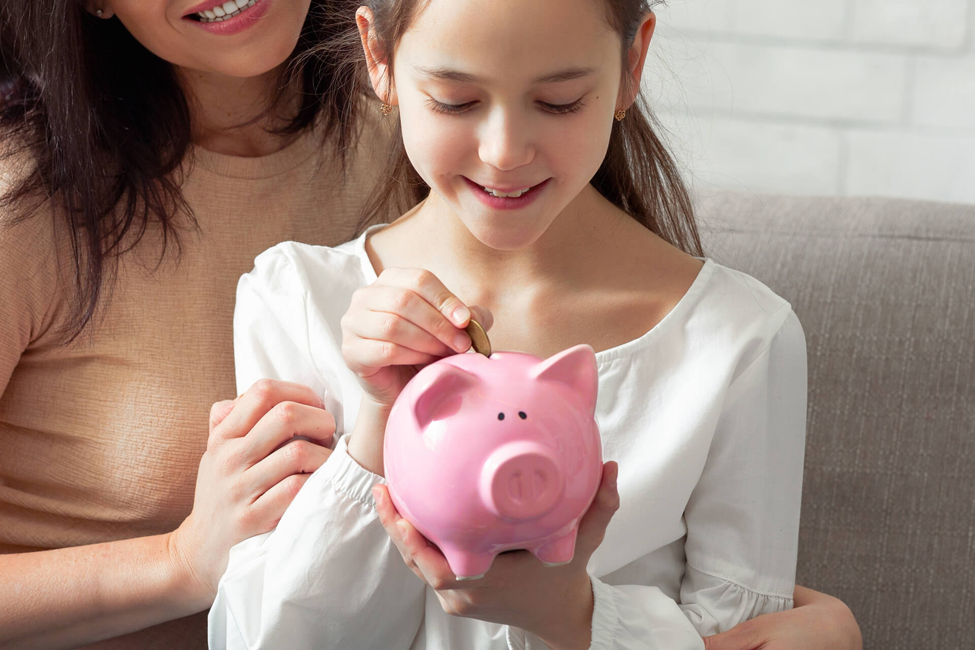Smart Savers Savings Accounts_Image 01_shutterstock_2556553789