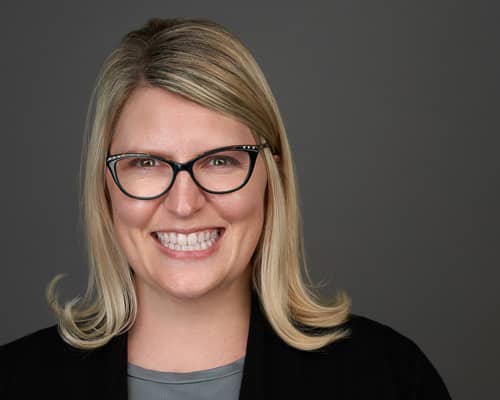 Lori YearwoodLinkedIn-Ready_500x400 optimized