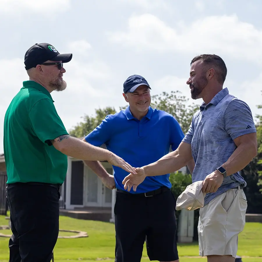 weokie-golf-classic-handshake-1